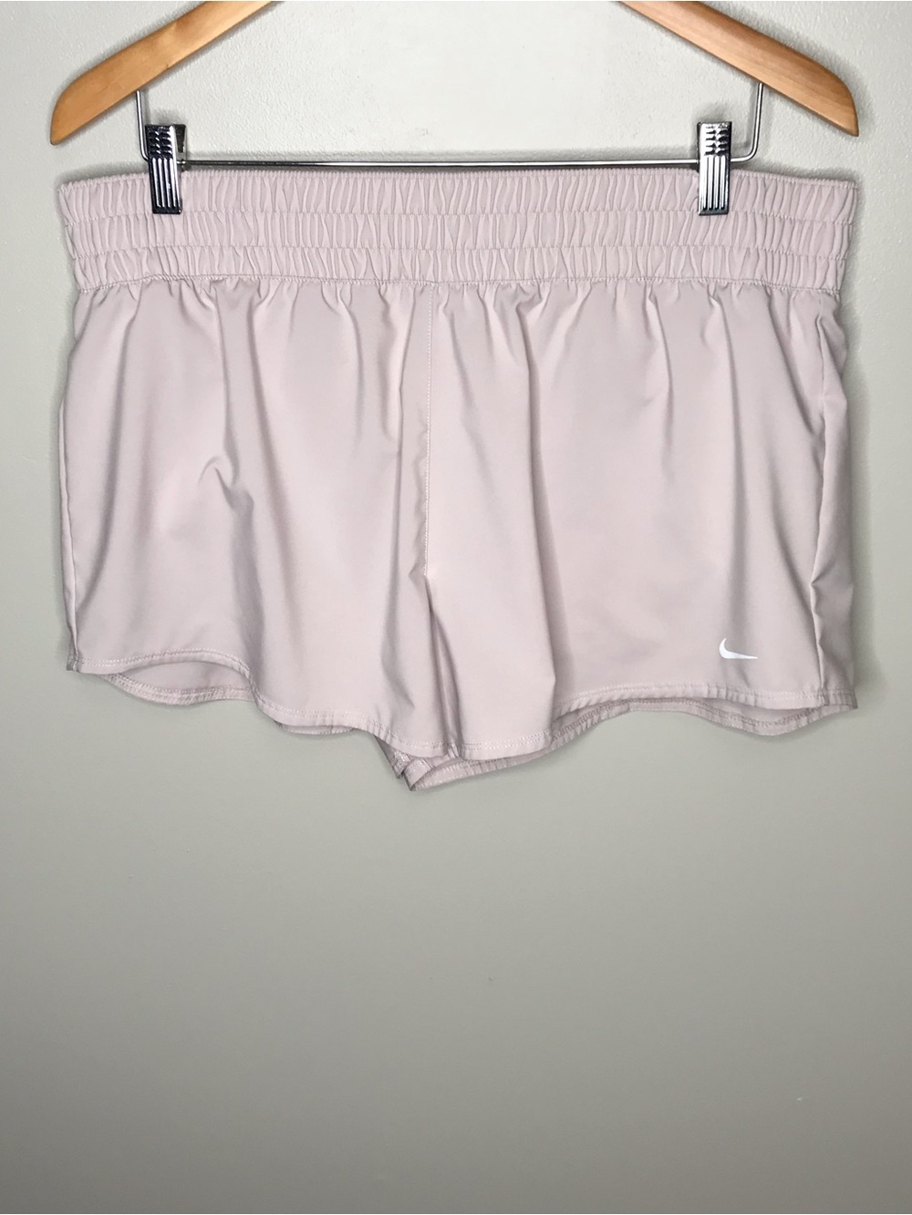Nike Women’s Pale Pink Dri Fit Athletic Shorts Sz XL